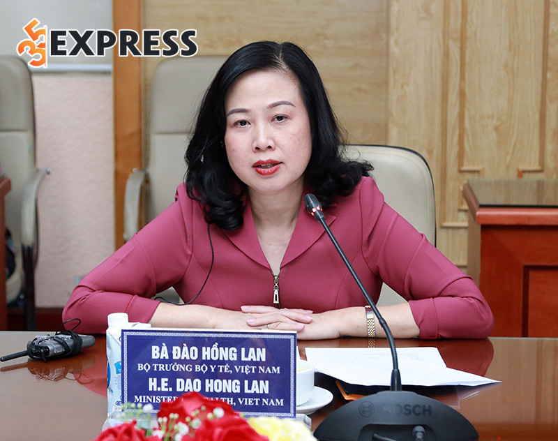 Tiếp quản "ghế nóng" và vực dậy ngành Y tế