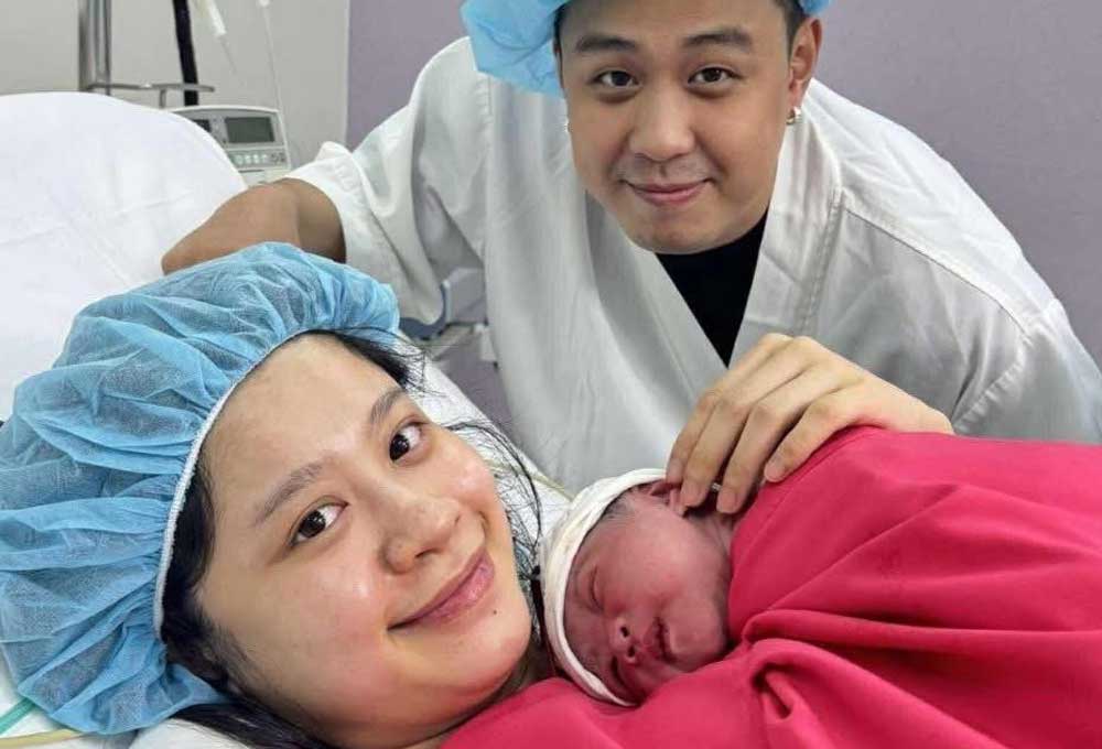 Chính thức đón con đầu lòng