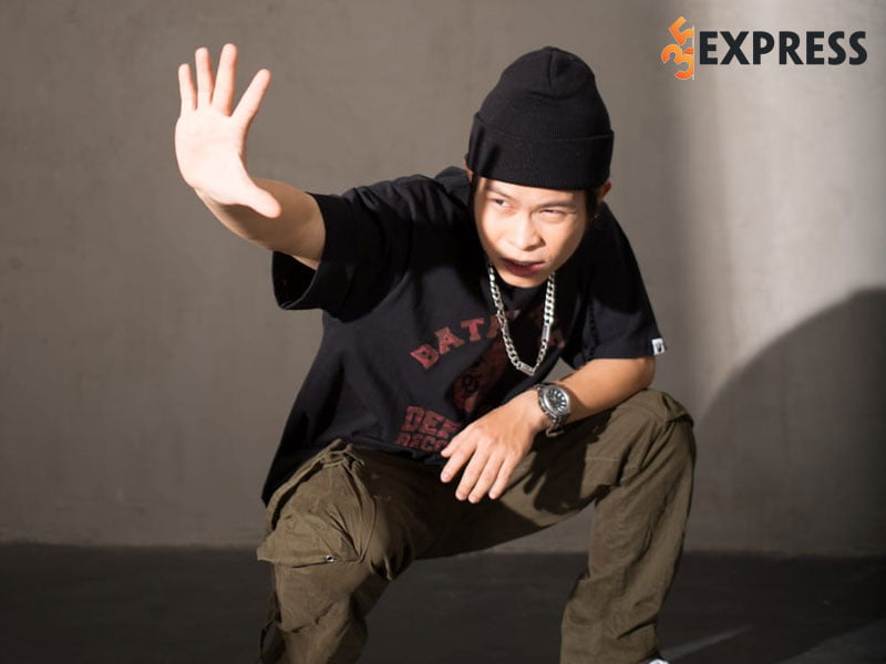 su-nghiep-cua-rapper-seachains-2-35express