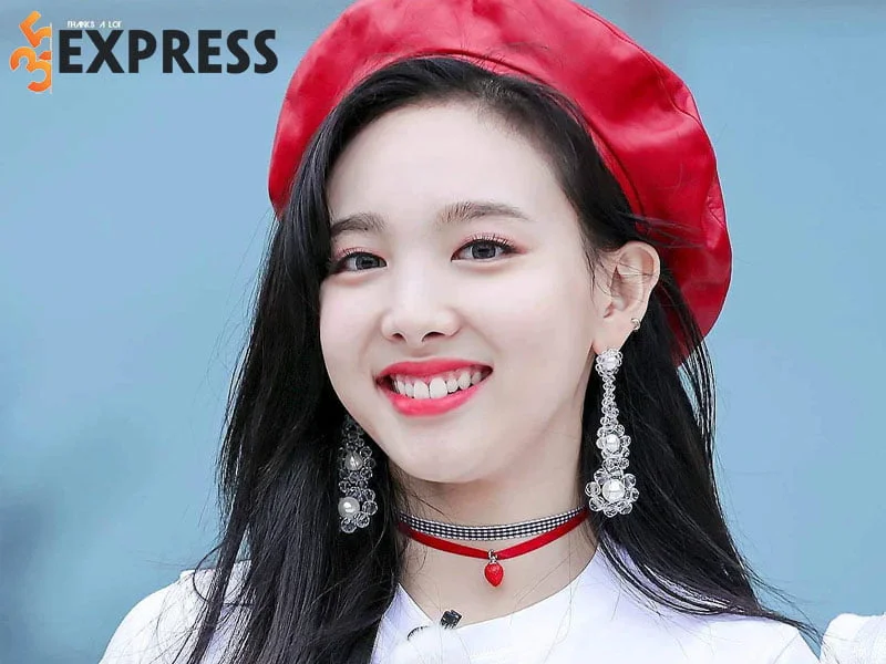 Nayeon TWICE comeback solo cực cháy hình ảnh phủ khắp các TTTM