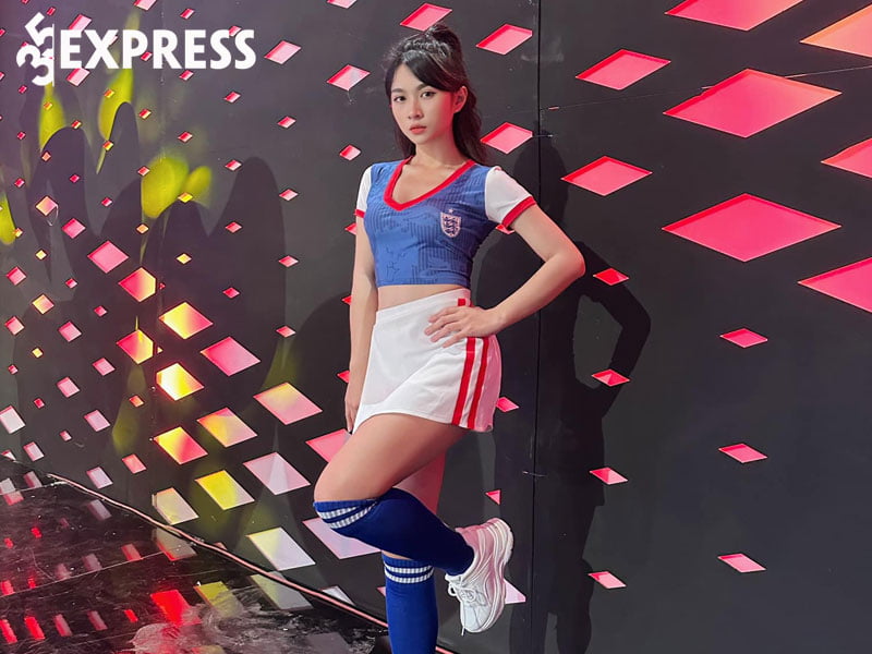 hot-girl-hoang-minh-chau-dai-dien-cho-doi-tuyen-anh-tai-world-cup-2022-35express
