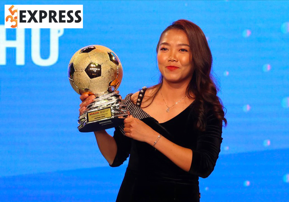 Huỳnh Như nhận danh hiệu Quả bóng vàng năm thứ 3 liên tiếp