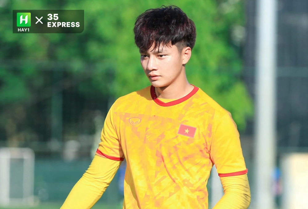 Cao Văn Bình là ai Thủ môn U23 được ví như nam thần sân cỏ
