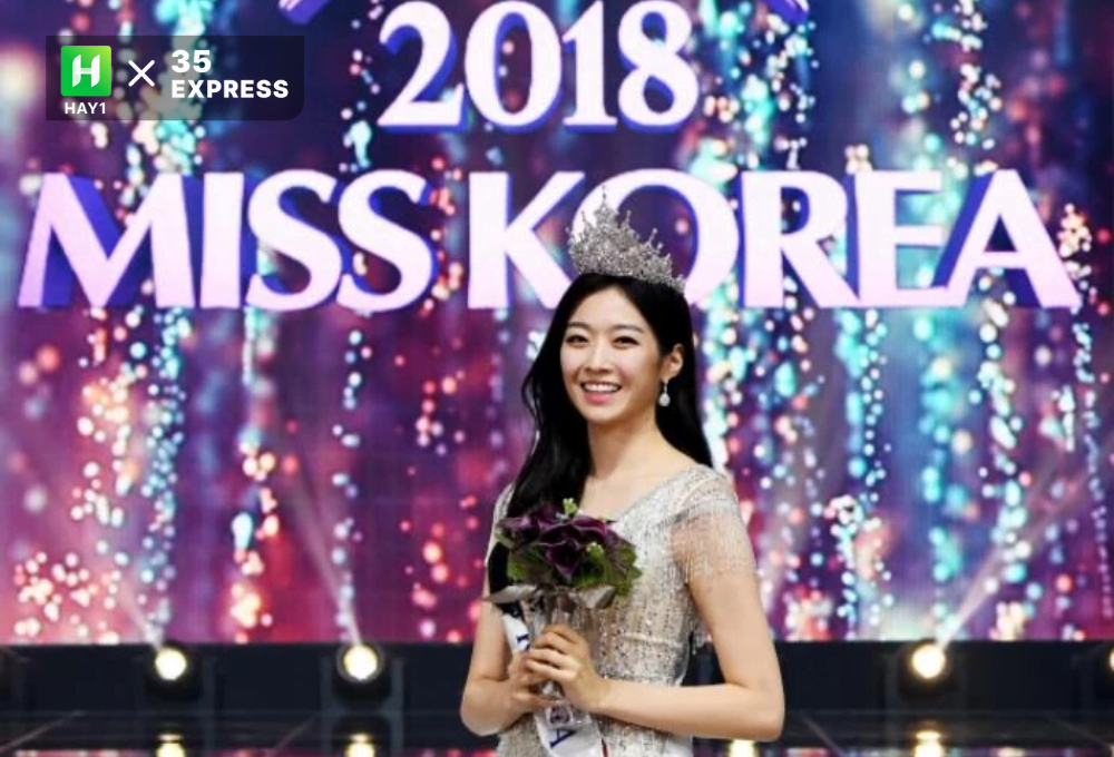 Kim Soo Min khi đăng quang Hoa hậu Hàn Quốc 2018.