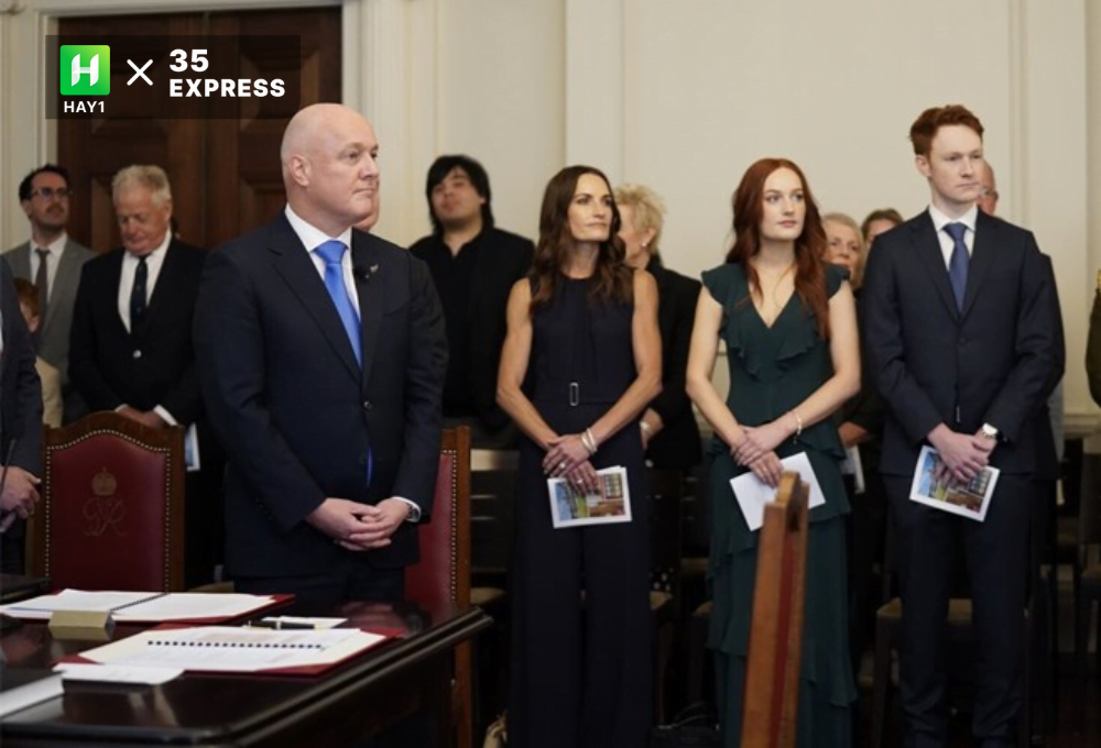 Tân Thủ tướng New Zealand Christopher Luxon tuyên thệ nhậm chức hôm 27/11/2023
