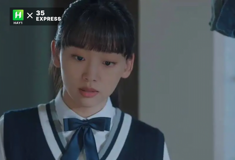 Nữ diễn viên Jin Ki Joo hóa thân vào vai học sinh