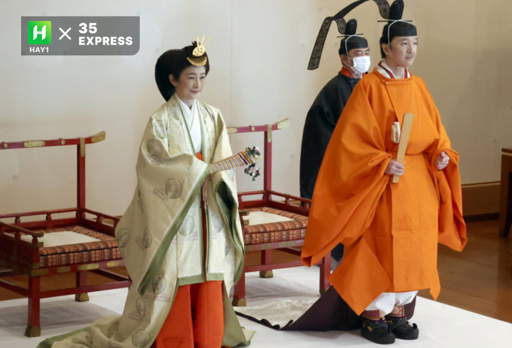 Hoàng Thái tử Fumihito Akishino và Công nương Kawashima Kiko trong lễ phong vị  ở Cung điện Hoàng gia