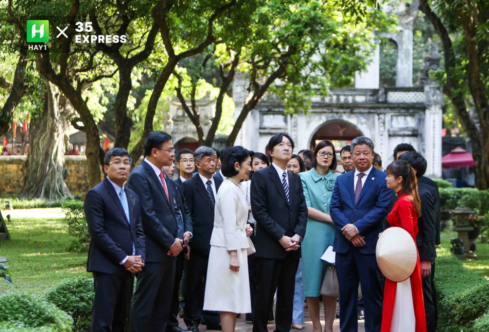 Hoàng thái tử Nhật Bản Akishino và Công nương Kiko thăm  Văn Miếu Quốc Tử Giám
