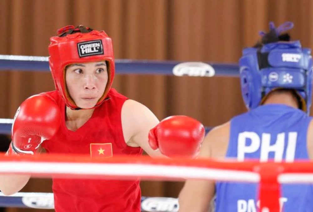 Nữ võ sĩ Boxing Hà Thị Linh chiến thắng đối thủ Phần Lan.