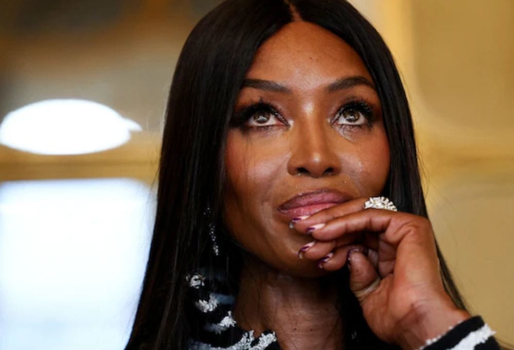 Naomi Campbell ăn chặn