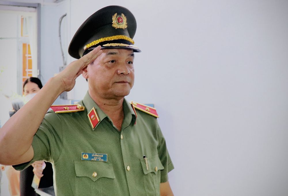 lê hồng nam