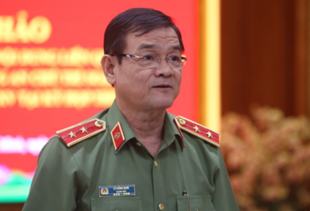 lê hồng nam