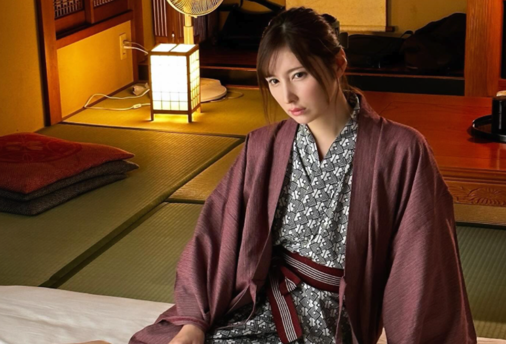 Miu Nakamura là ai?