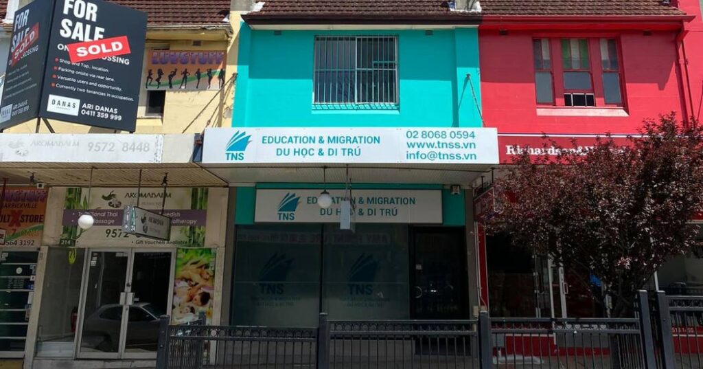 Bên ngoài văn phòng của Du Học & Di Trú TNS tại Úc