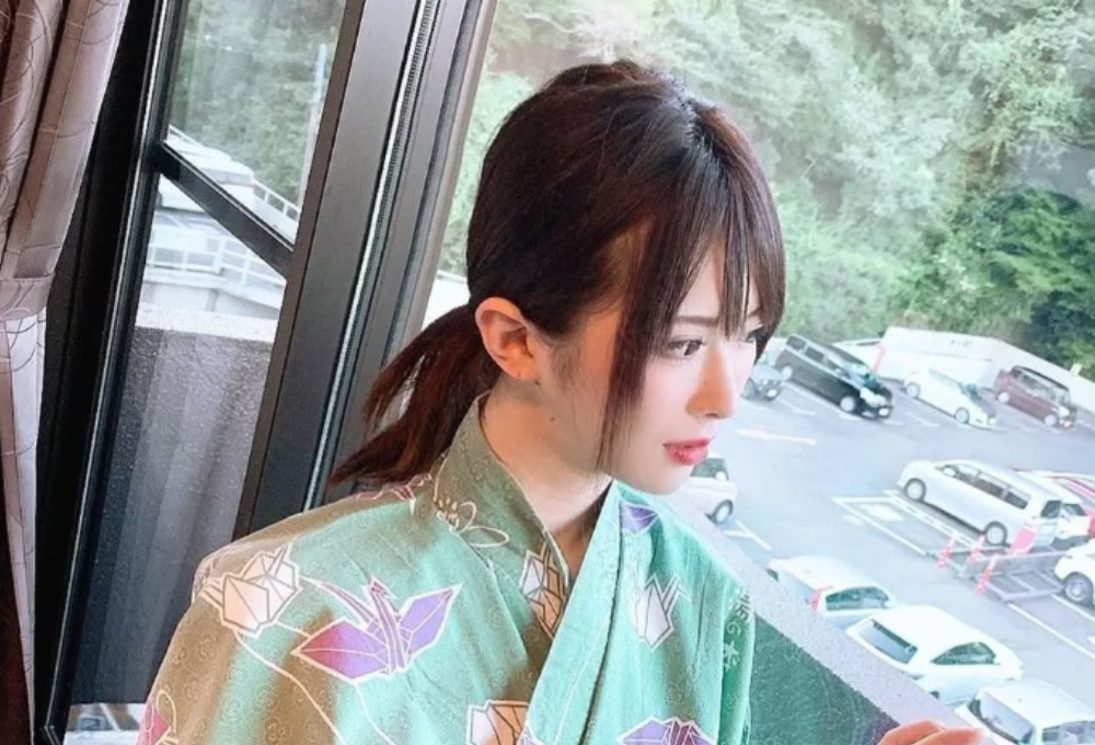 Đôi nét về đời tư và sự nghiệp của Honoka Tsuji