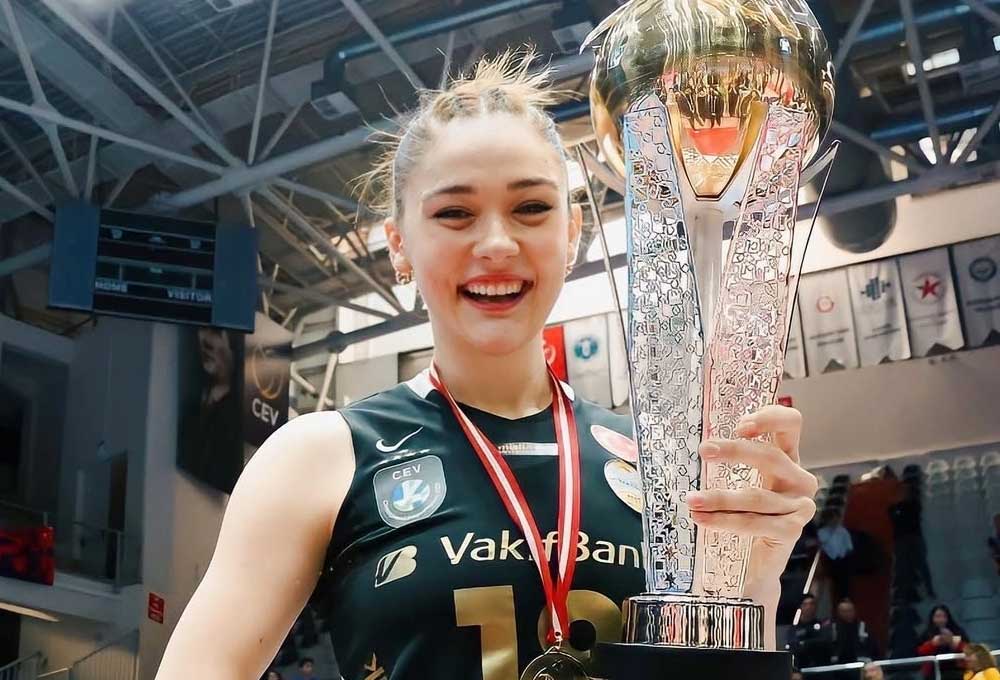 Zehra Gunes là ai?