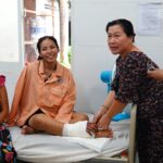 Ghép tạm tay đứt lìa vào chân, cứu cô gái mang song thai trọn vẹn làm mẹ
