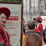 Drama: Ngân 98 bị đuổi khỏi Nhà thờ lớn Hà Nội vì đội mấn Việt phục