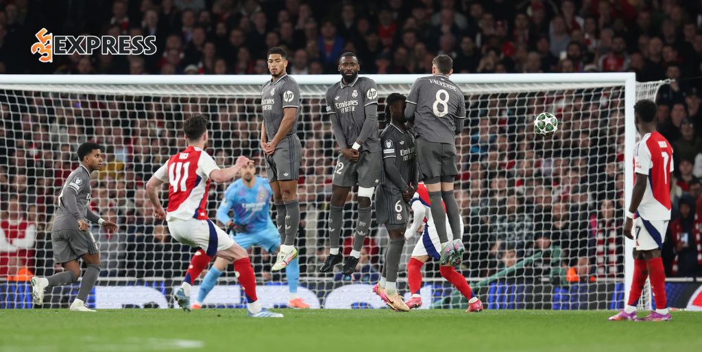 Khả năng tắc bóng, đánh chặn và đọc trận đấu của Declan Rice