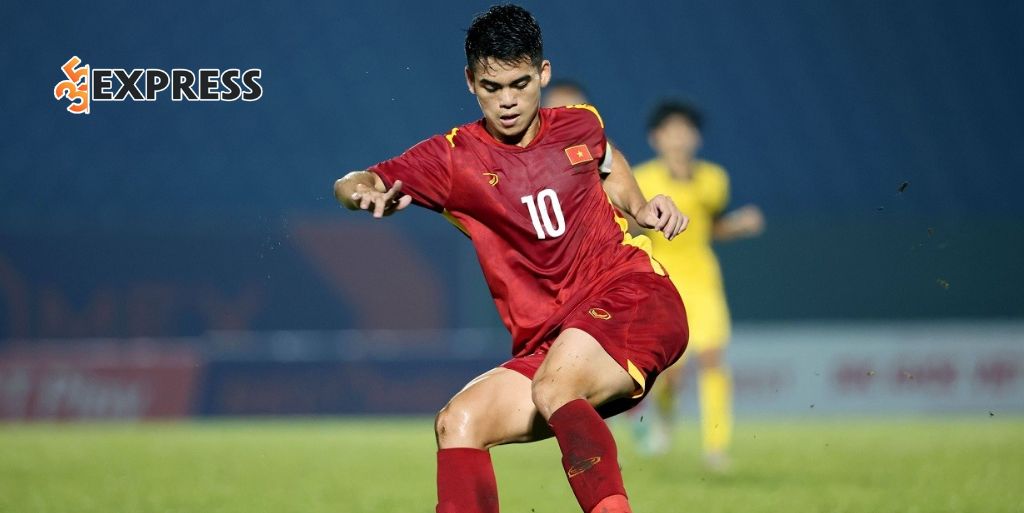 Khuất Văn Khang trong màu áo đội tuyển Việt Nam