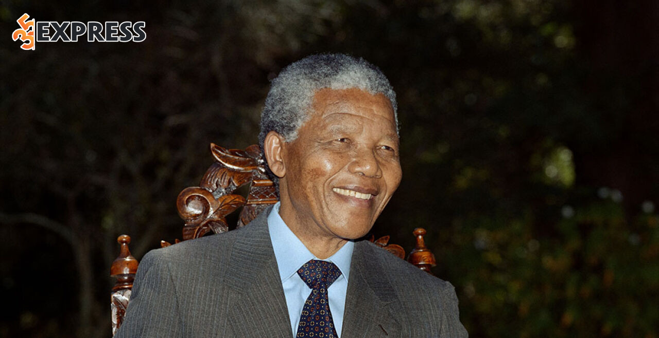 27 năm trong ngục tù