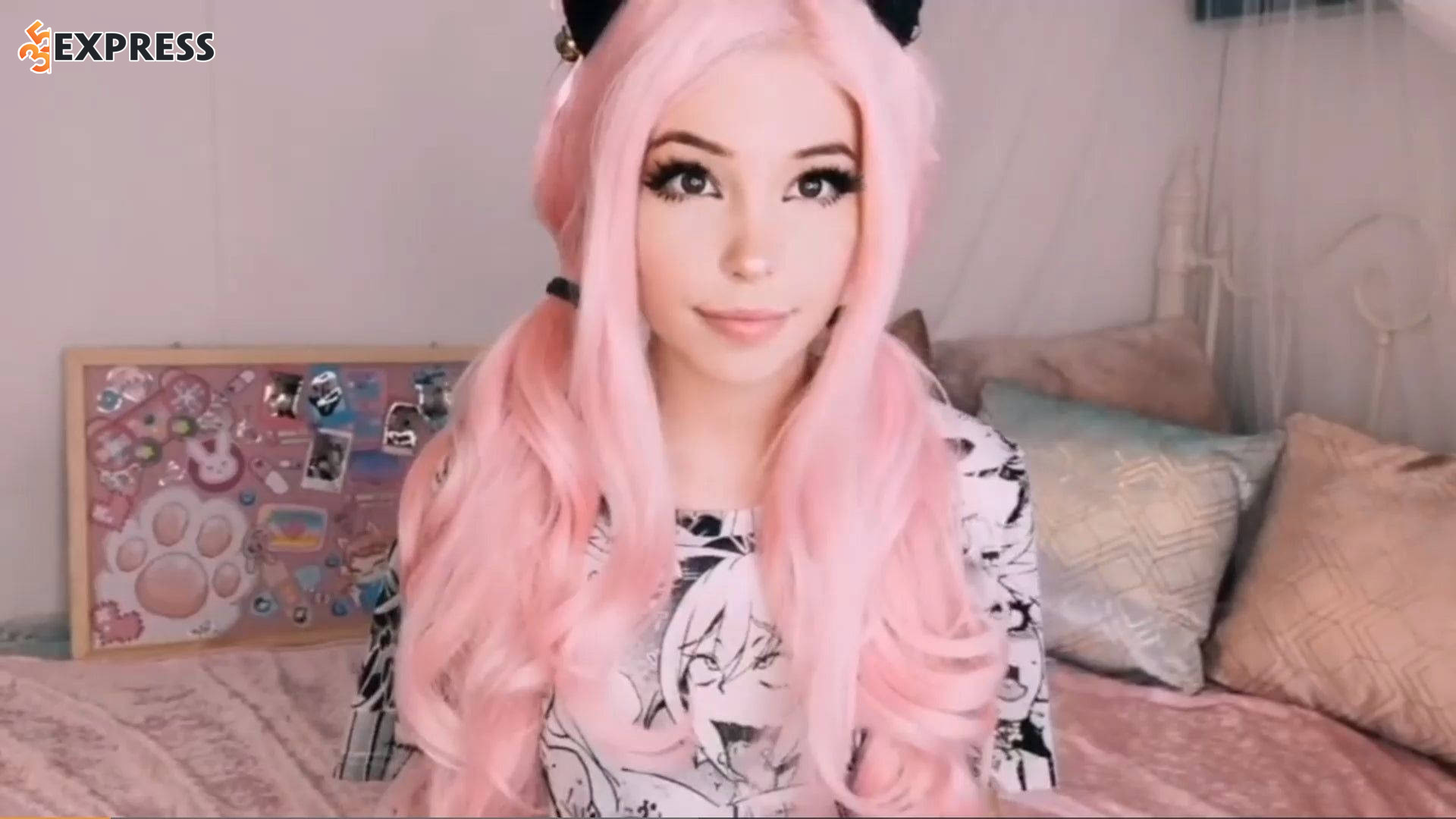 Belle Delphine là một nhân vật internet, người mẫu, và nhà sáng tạo nội dung người lớn người Anh gốc Nam Phi.