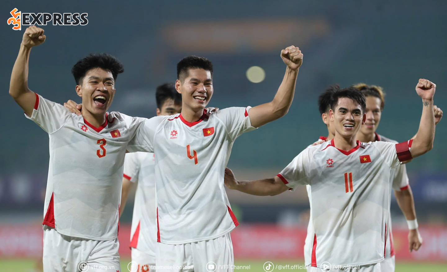 Bước ngoặt chuyên nghiệp (2022 - 2024)