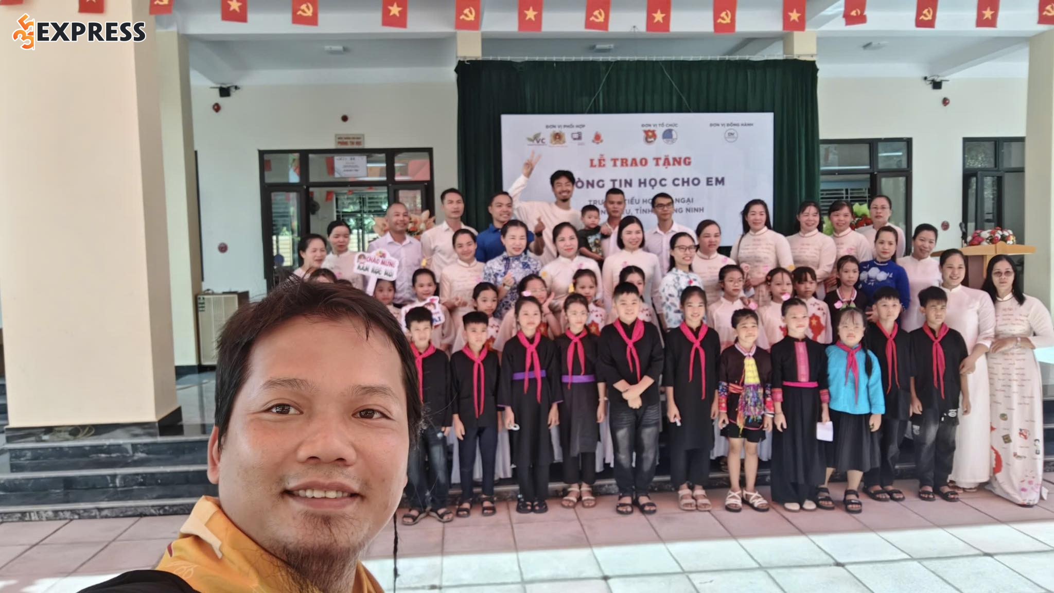 Đời tư, tính cách và hình ảnh ngoài đời của Hoàng Hoa Trung