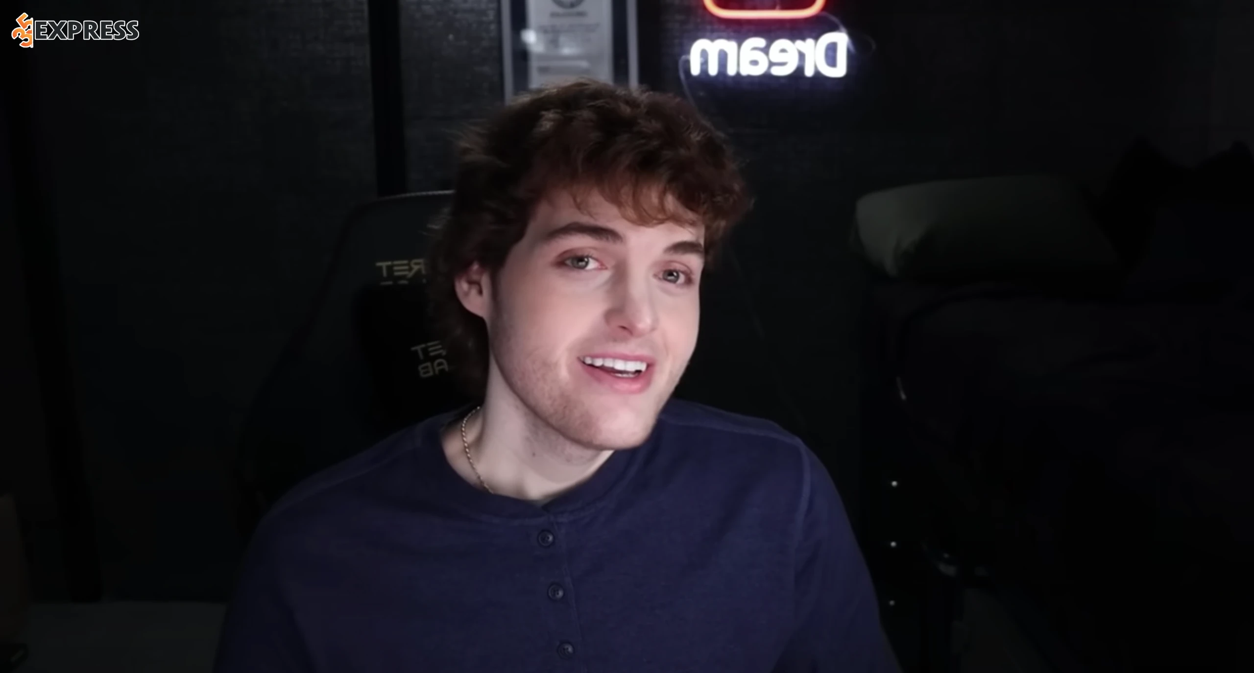 Dream (tên thật là Clay) là một YouTuber và streamer người Mỹ, được biết đến là một trong những nhà sáng tạo nội dung về game Minecraft nổi tiếng nhất thế giới.