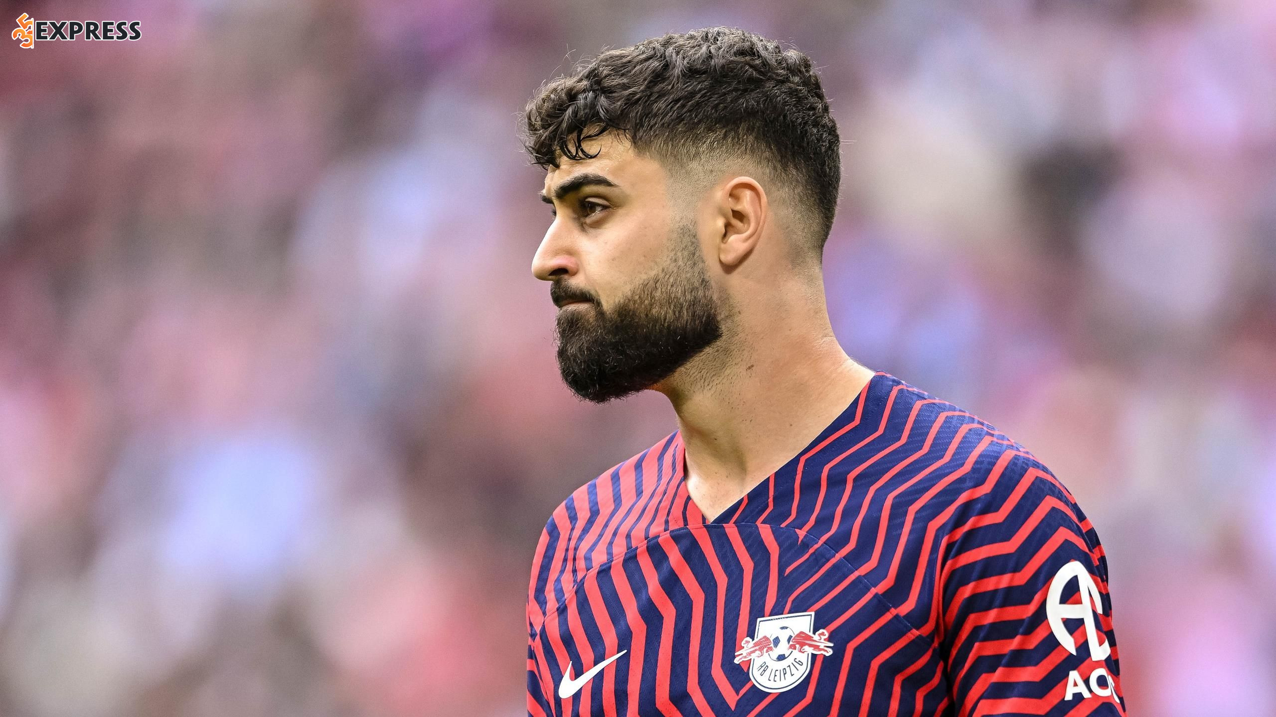 Joško Gvardiol là một cầu thủ bóng đá chuyên nghiệp người Croatia hiện đang thi đấu cho câu lạc bộ Manchester City tại Premier League.