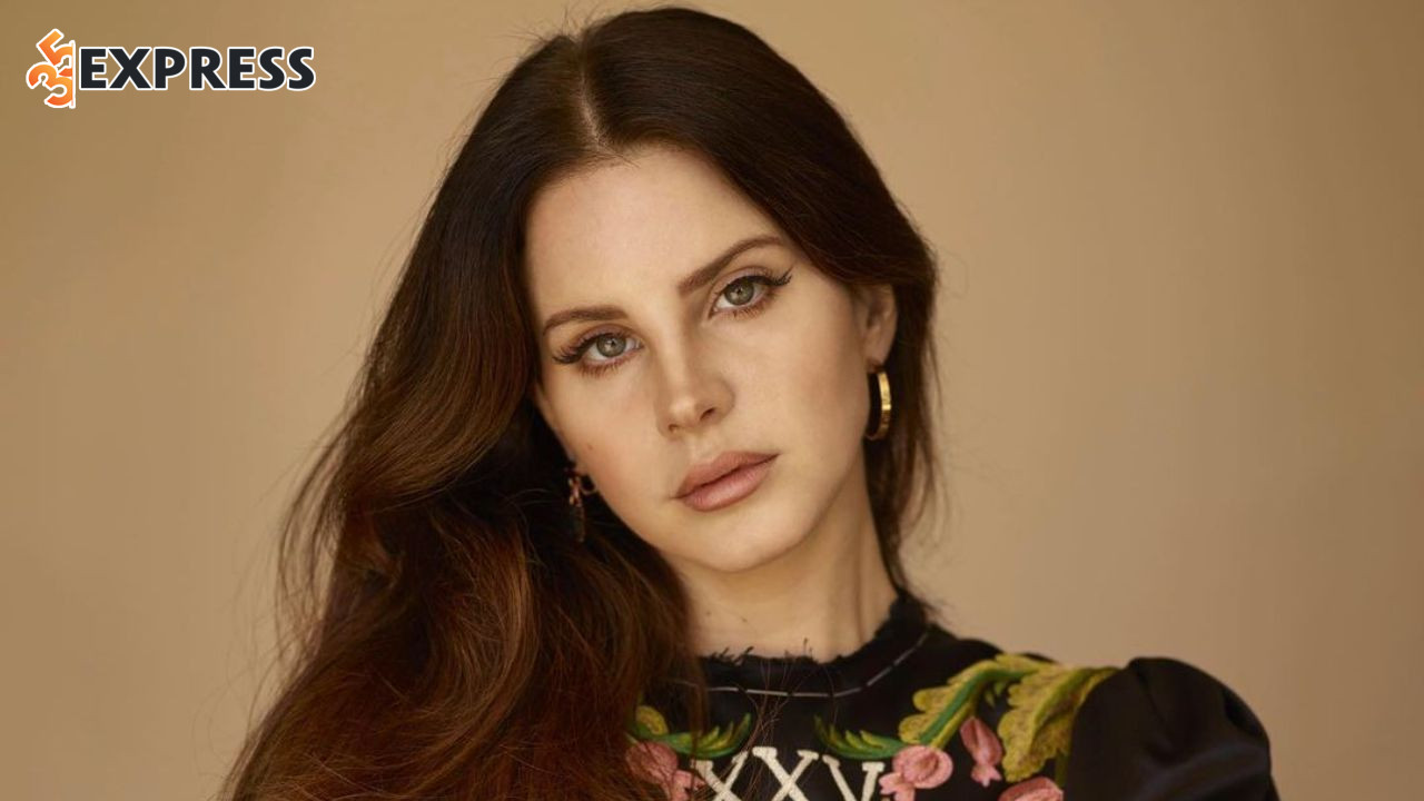 Lana Del Rey, tên thật là Elizabeth Woolridge Grant, là một nữ ca sĩ, nhạc sĩ và nhà thơ người Mỹ.
