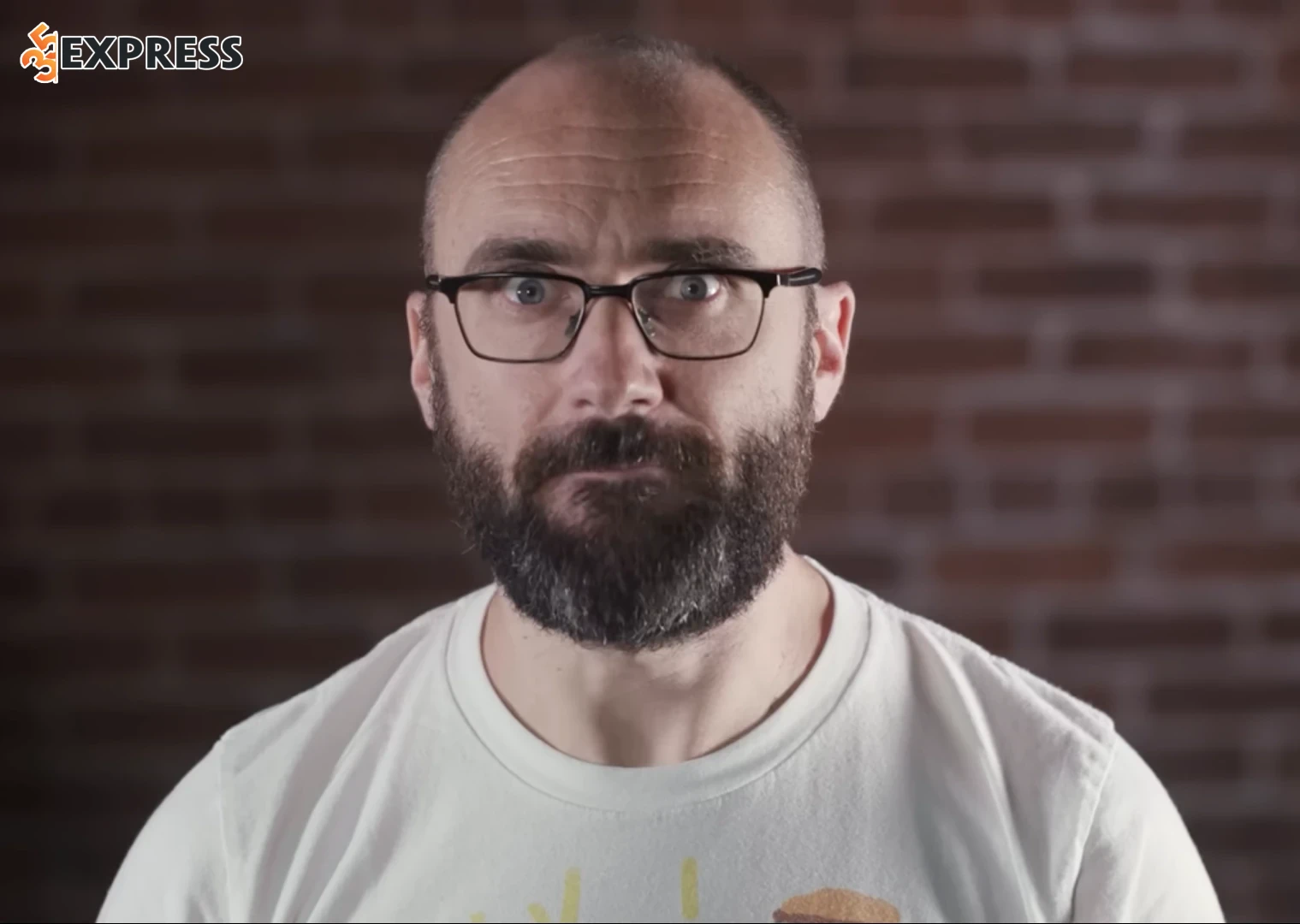 Michael Stevens là một nhà giáo dục, YouTuber, diễn giả và nhà sản xuất nội dung người Mỹ nổi tiếng toàn cầu
