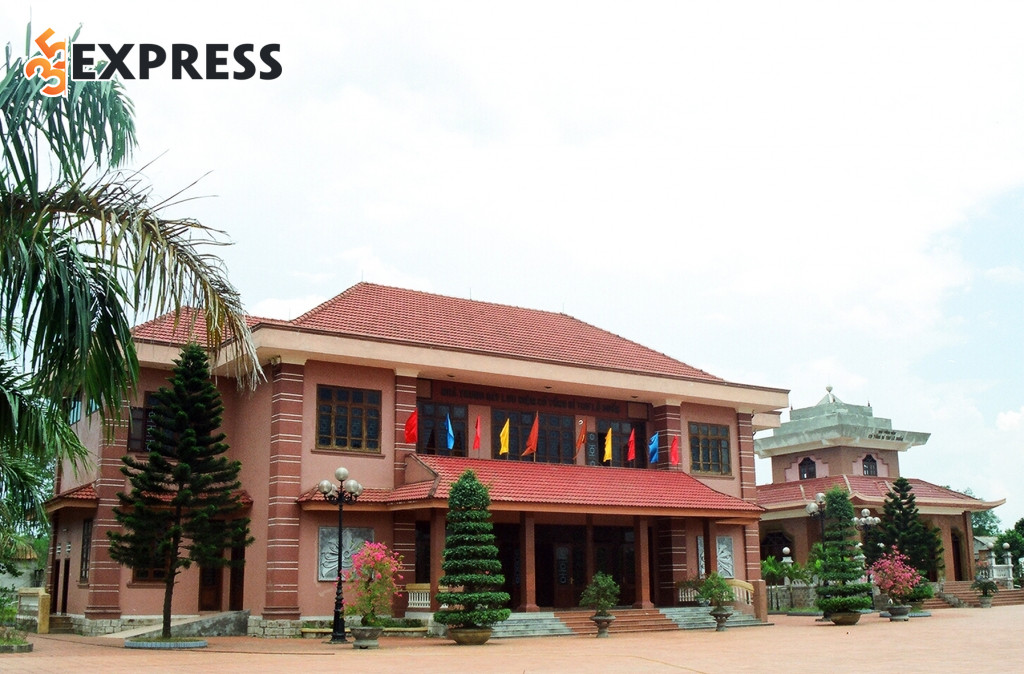 Nhà lưu niệm Tổng Bí thư Lê Duẩn