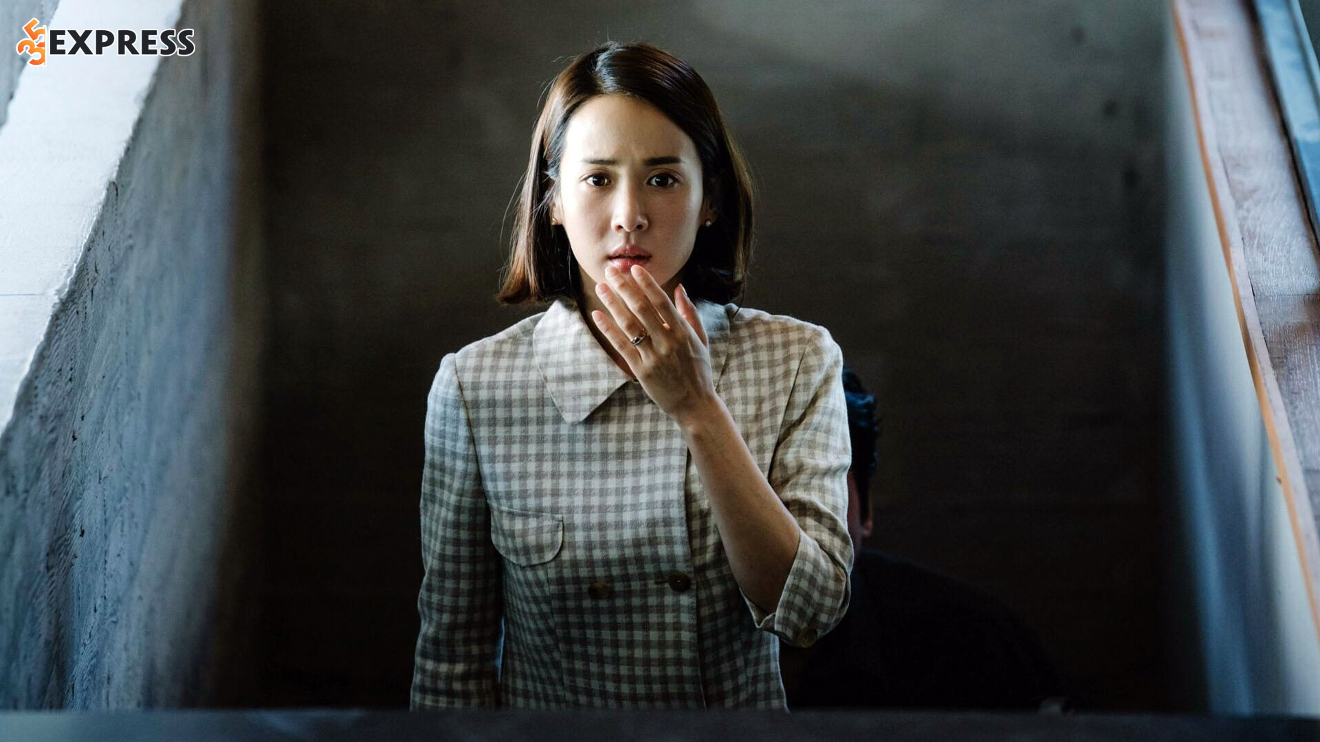 Vai diễn bà Park (Yeon Kyo) trong siêu phẩm Parasite (Ký Sinh Trùng, 2019) của đạo diễn Bong Joon-ho đã đưa tên tuổi Jo Yeo Jeong lên một tầm cao mới