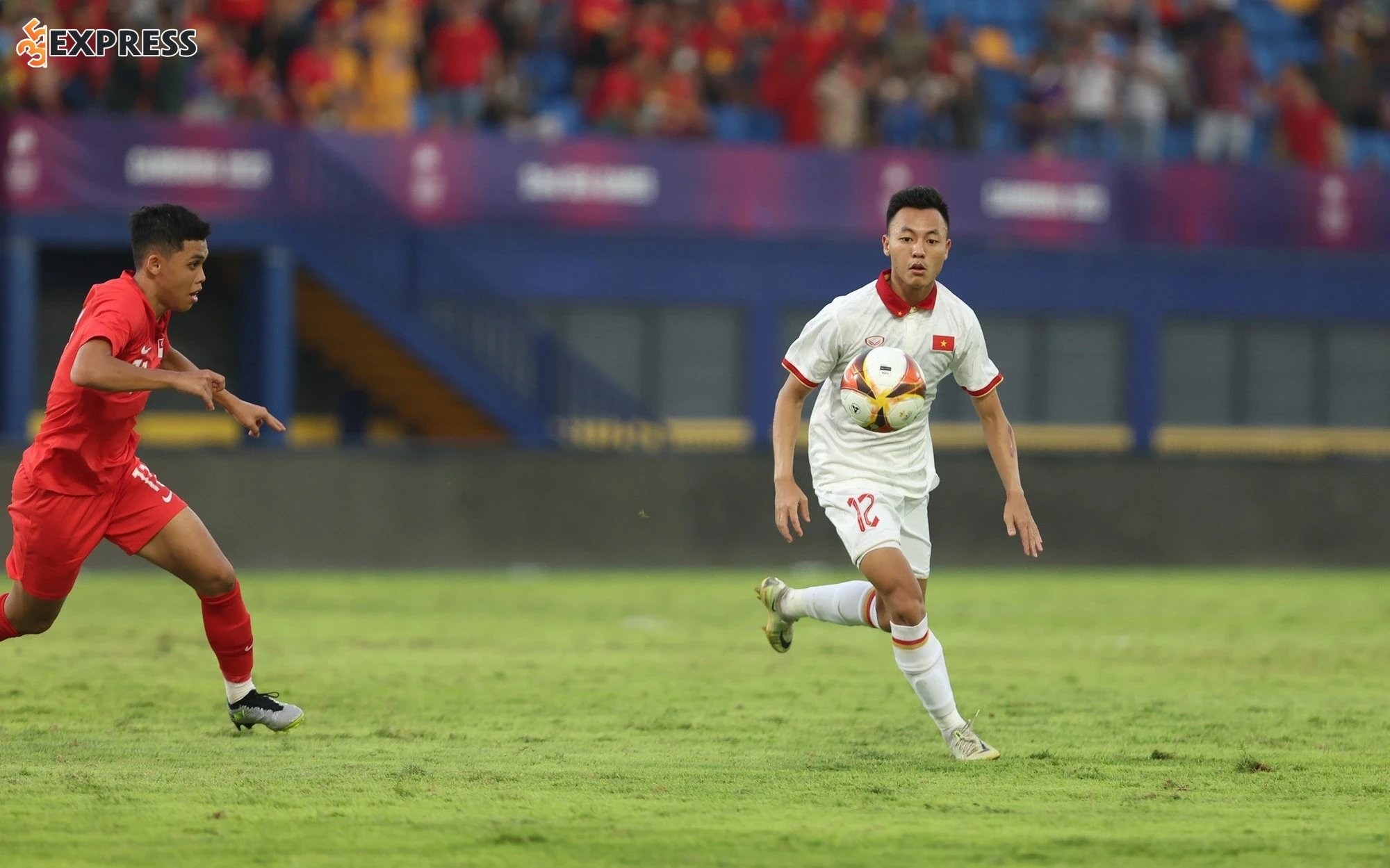 Bước ngoặt tại V.League và bàn thắng chào sân ấn tượng