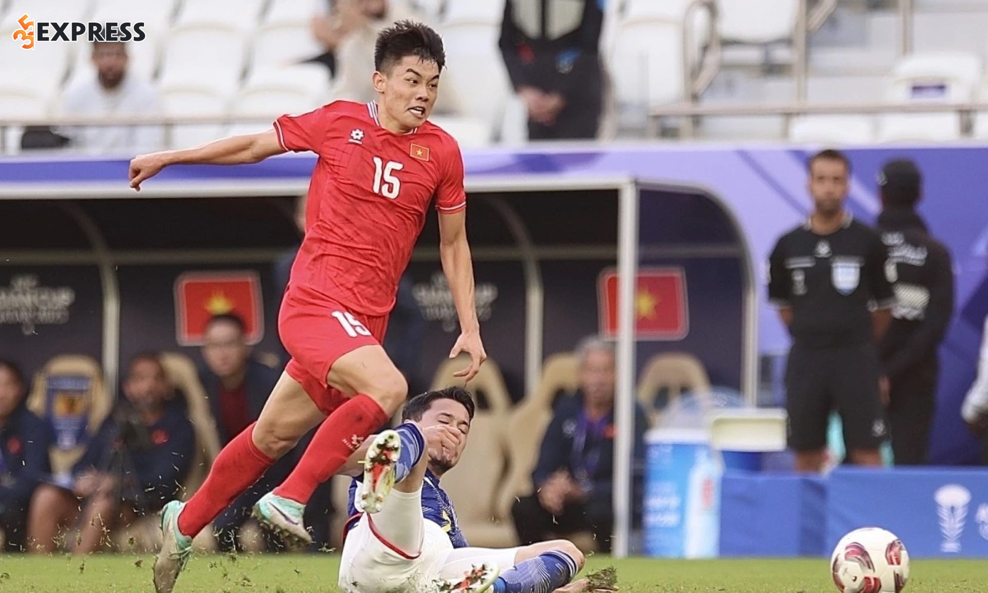 Bước ra sân chơi chuyên nghiệp và dấu ấn tại Giải hạng nhất