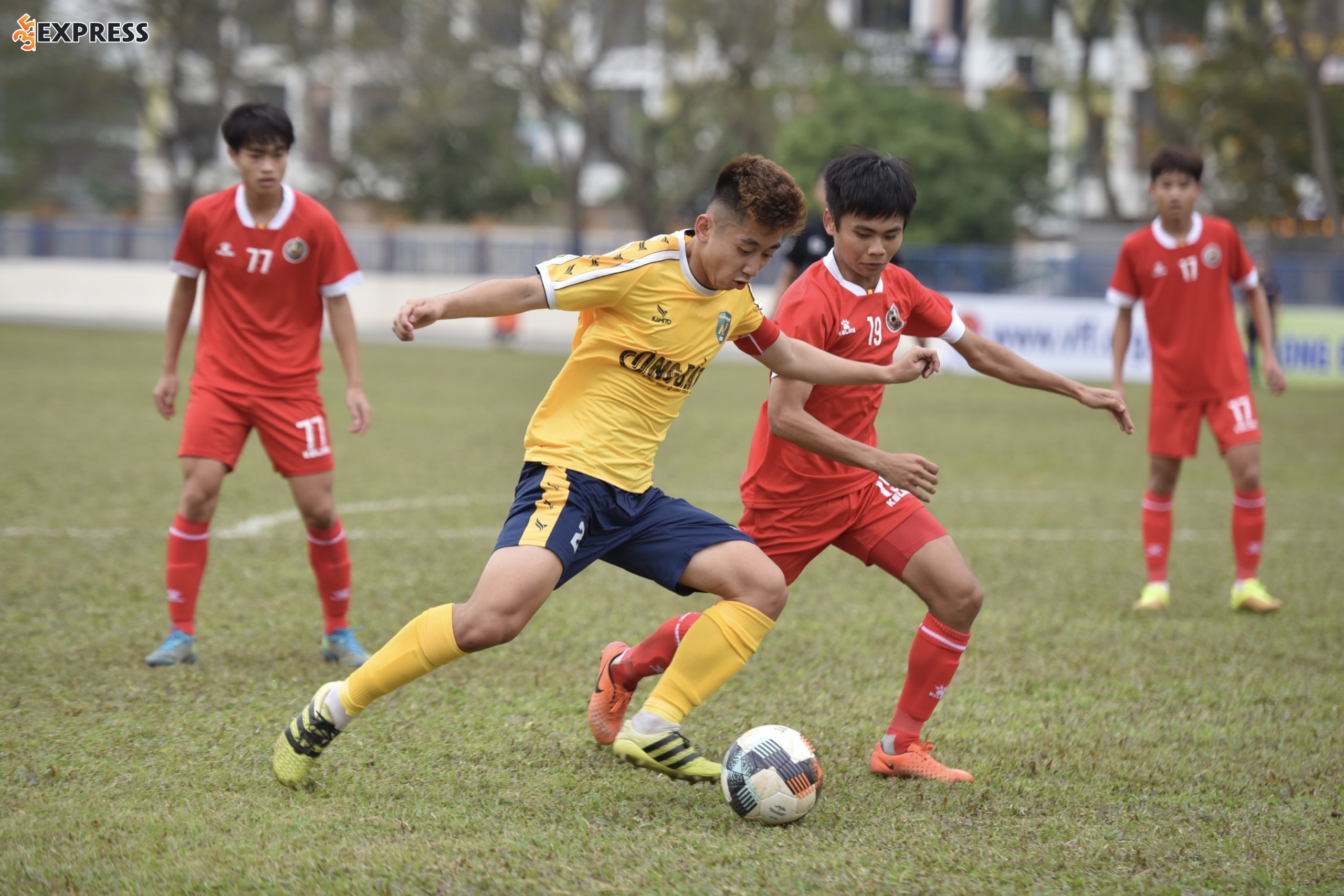 Điểm mạnh nhất của cầu thủ gốc Hải Phòng chính là khả năng đọc tình huống và cắt bóng