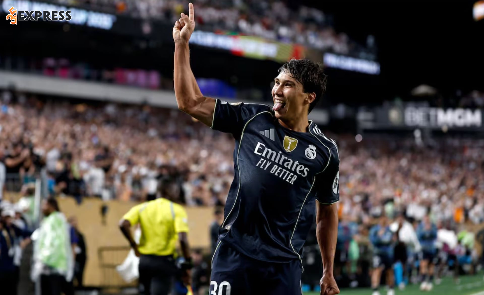 Gonzalo García, tên đầy đủ là Gonzalo García Torres, là một cầu thủ bóng đá chuyên nghiệp người Tây Ban Nha đang thi đấu ở vị trí tiền đạo