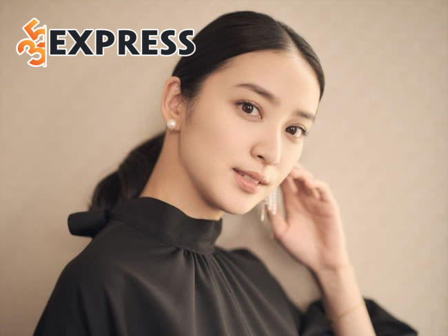 Hành trình sự nghiệp của Emi Takei