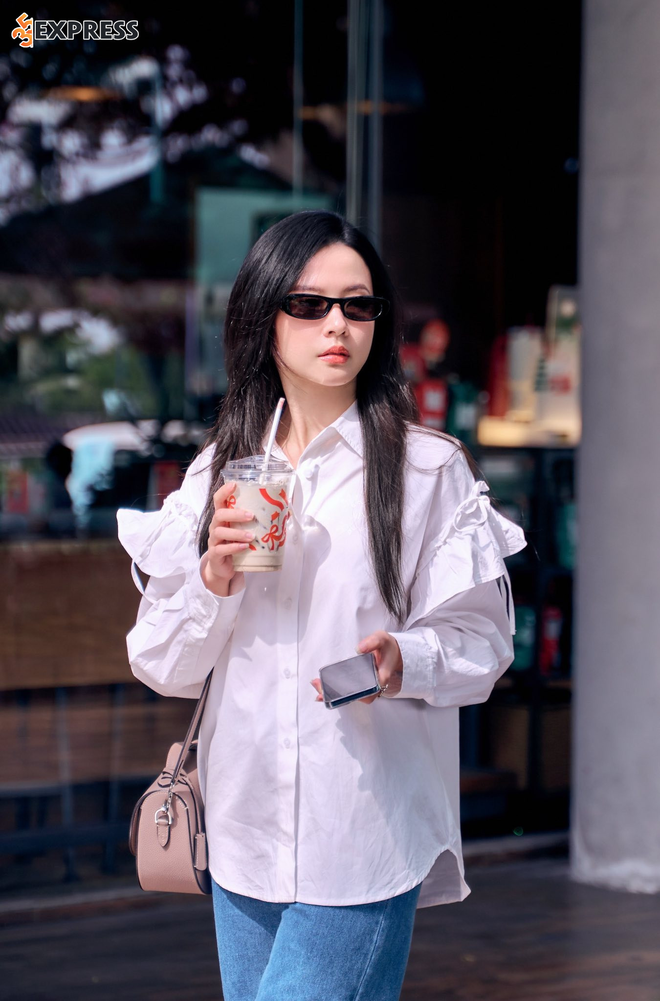 Midu tên thật là Đặng Thị Mỹ Dung, sinh 1989, là diễn viên, người mẫu, giảng viên đại học và doanh nhân nổi tiếng của Việt Nam