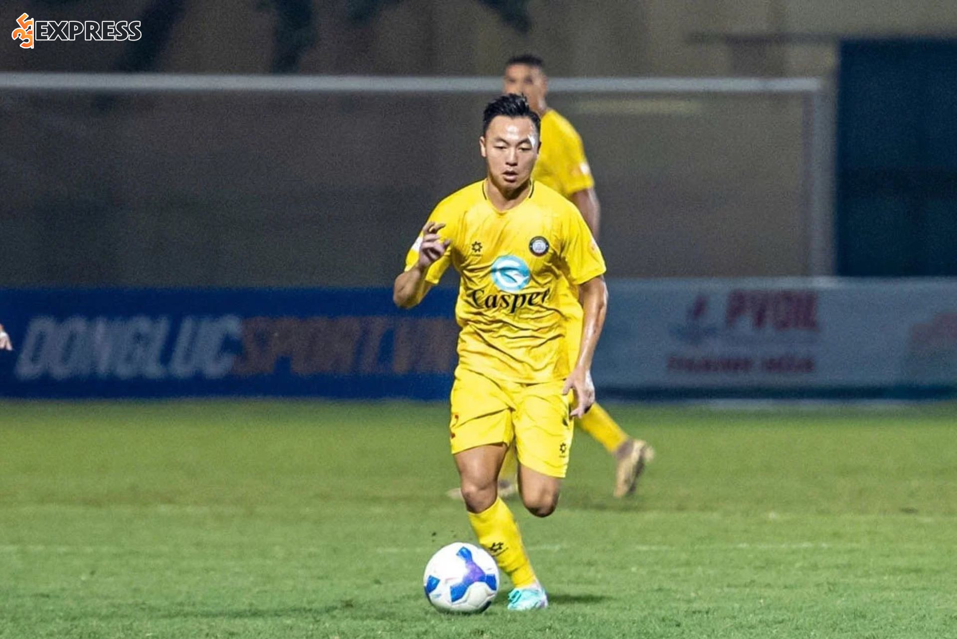 Nguyễn Thái Sơn là cầu thủ bóng đá chuyên nghiệp người Việt Nam, hiện đang đảm nhận vị trí tiền vệ trung tâm