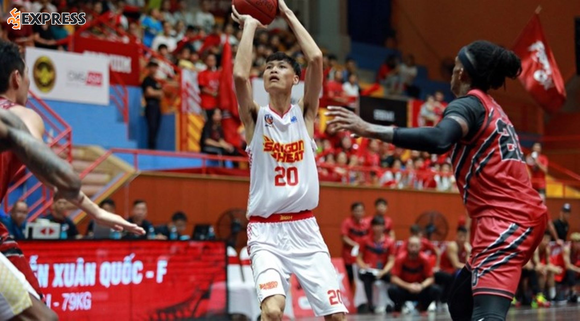 Những bước chuyển mình qua các câu lạc bộ