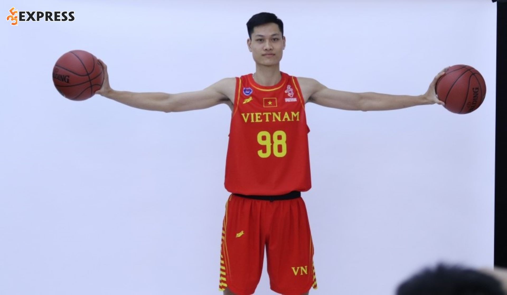 Phạm Đức Kiên là một vận động viên bóng rổ chuyên nghiệp người Việt Nam, hiện đang thi đấu tại giải bóng rổ chuyên nghiệp Việt Nam