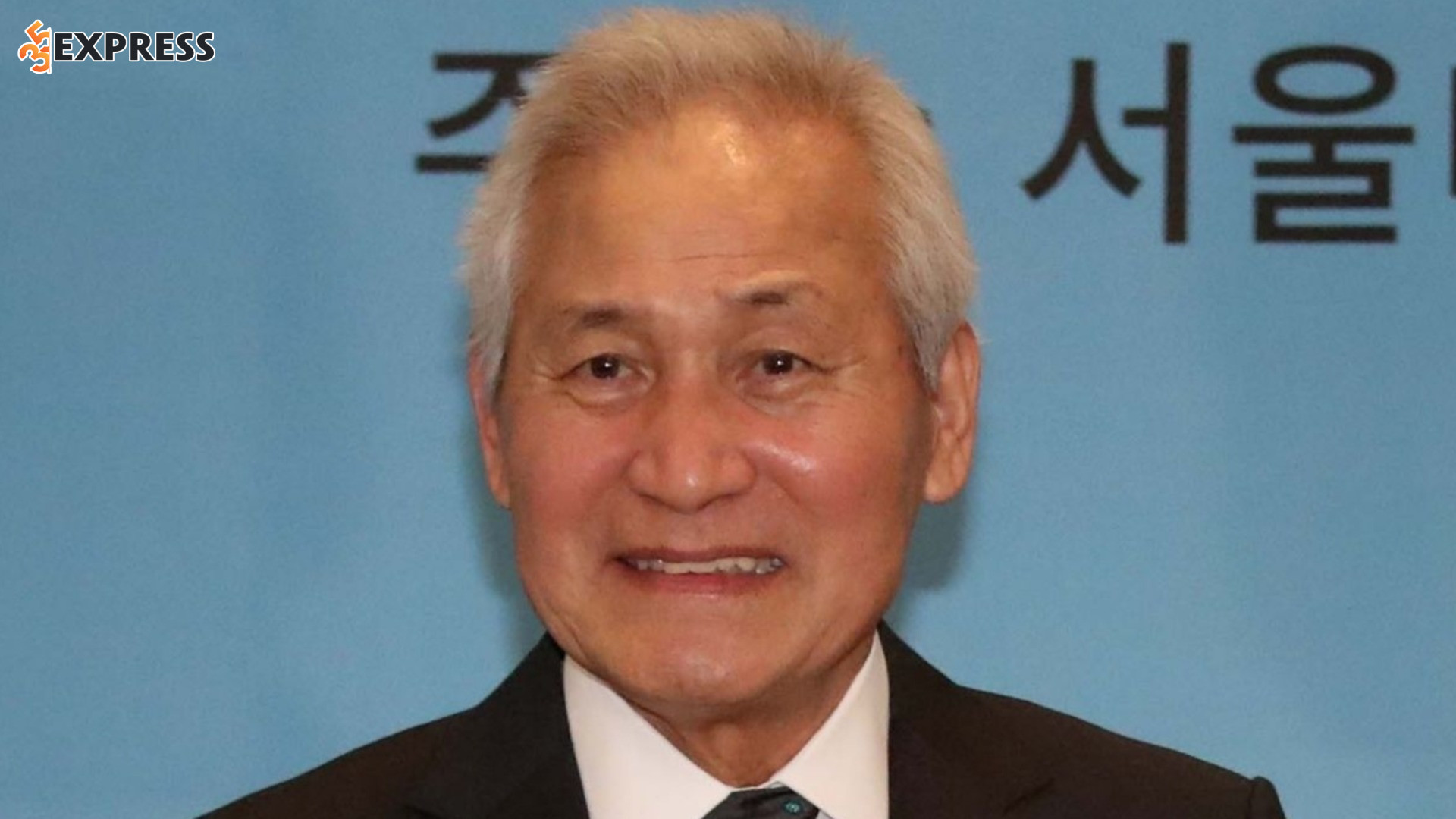 Sự nổi tiếng bền vững của Ahn Sung Ki đến từ sự tổng hòa giữa tài năng xuất chúng và nhân cách cao thượng.