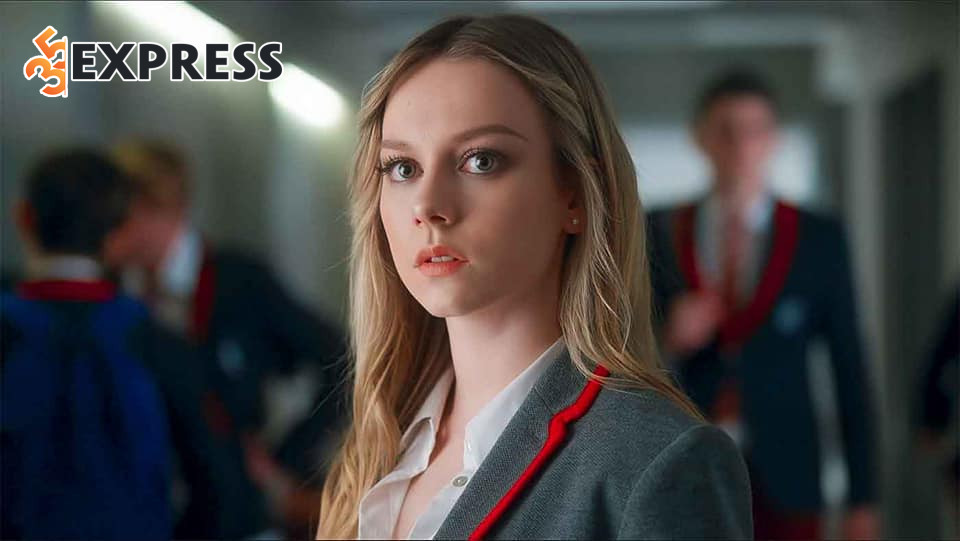 Ester được chọn vào vai Carla Rosón Caleruega trong series Elite