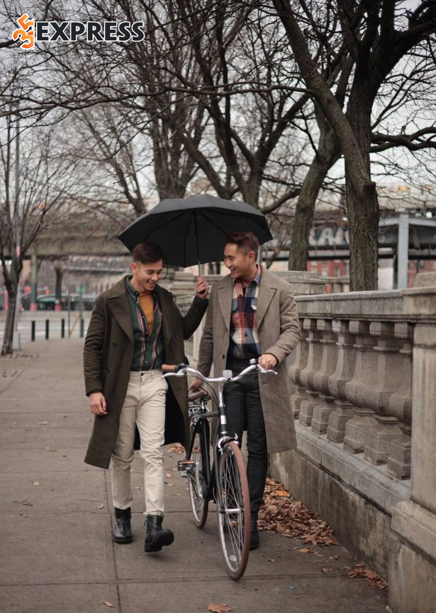 Lấn sân âm nhạc và rời bỏ showbiz Việt