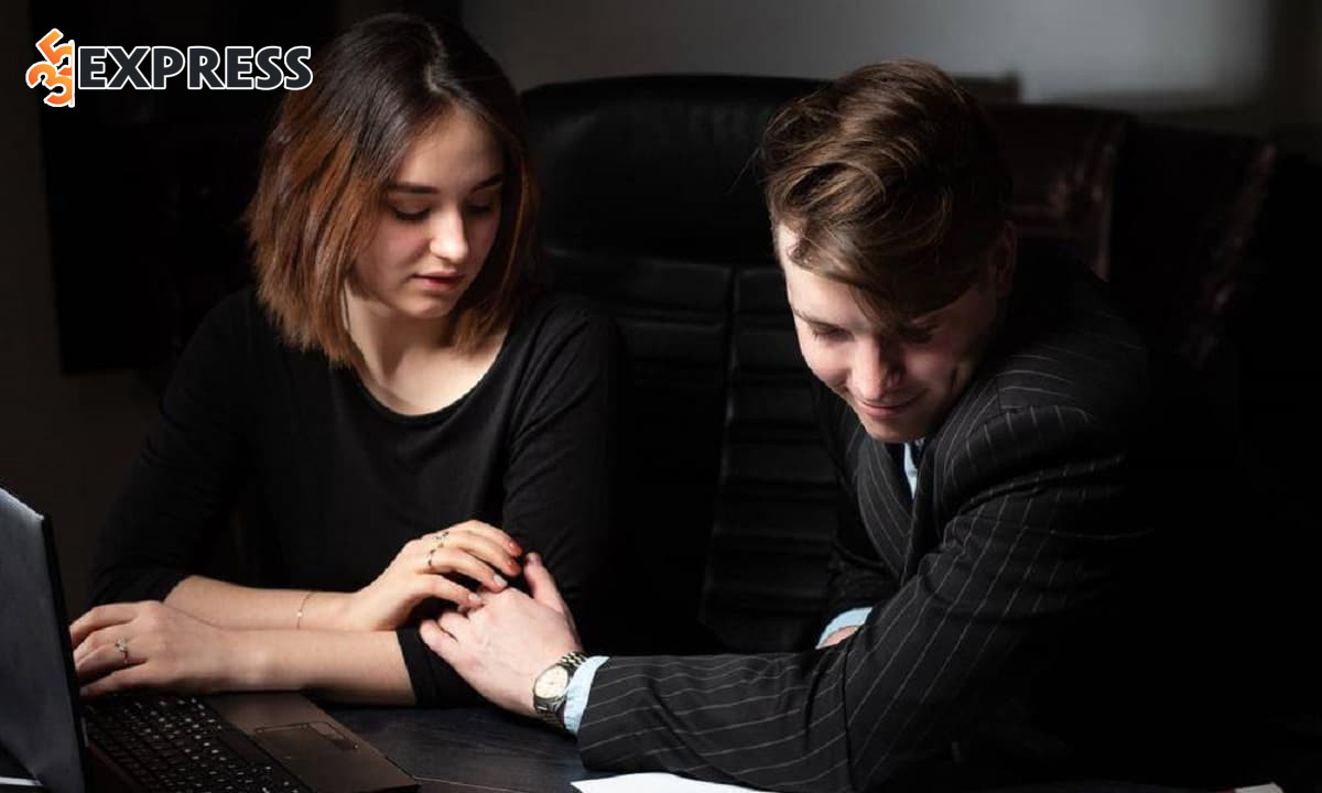 Sao Văn Khúc ở Cung Nô Bộc: Bạn bè, đồng nghiệp giỏi giang, dễ nảy sinh tình cảm