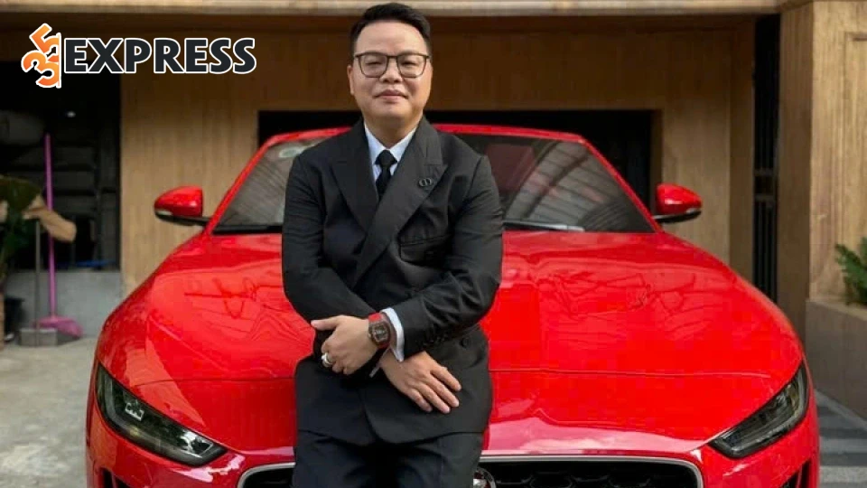 Sự thay đổi bắt đầu khi Nam gặp gỡ Isik Uran, một đối tượng người Thổ Nhĩ Kỳ