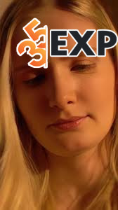 Lily Hart là ai