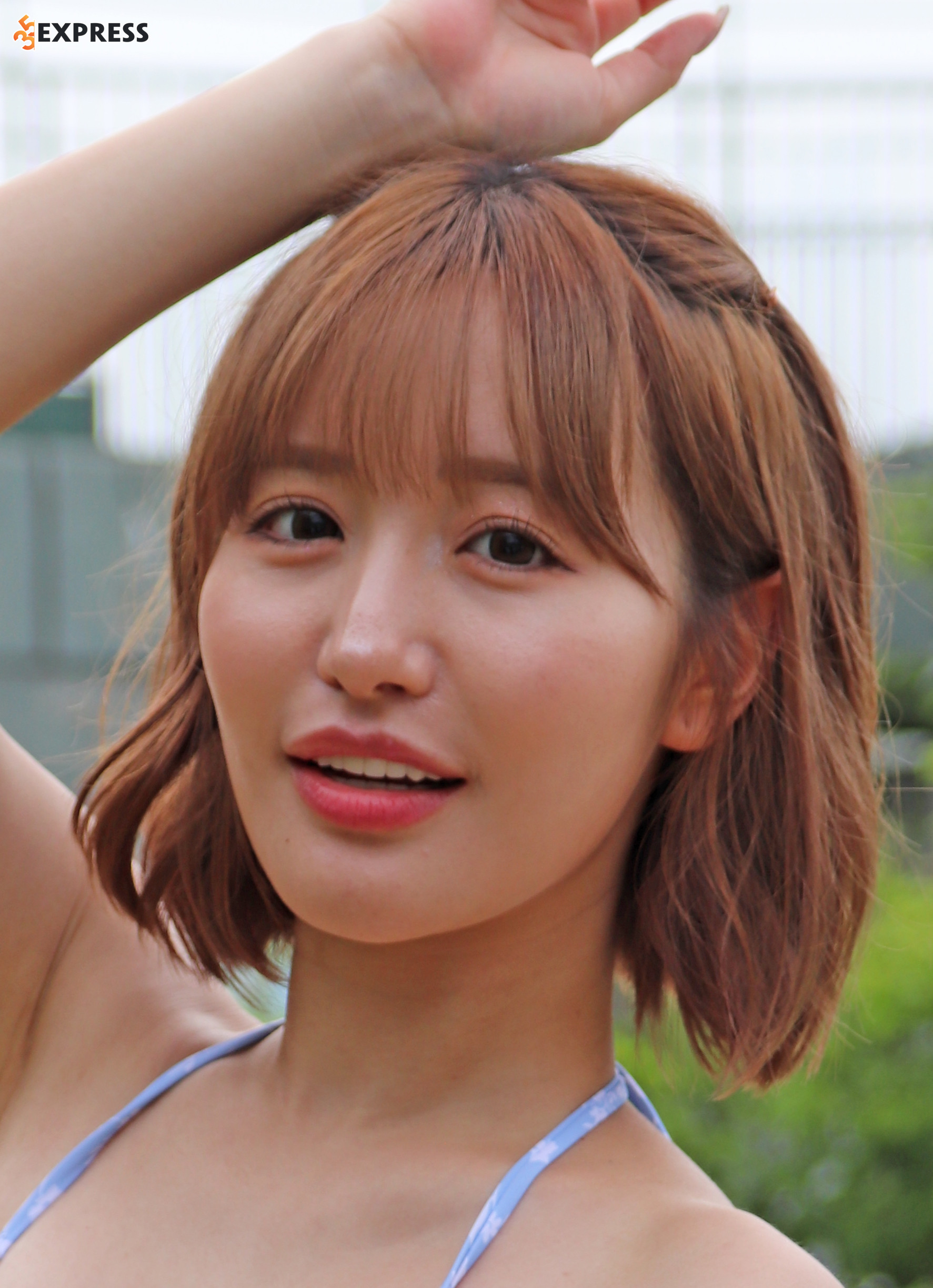 Momonaga Sarina là ai?